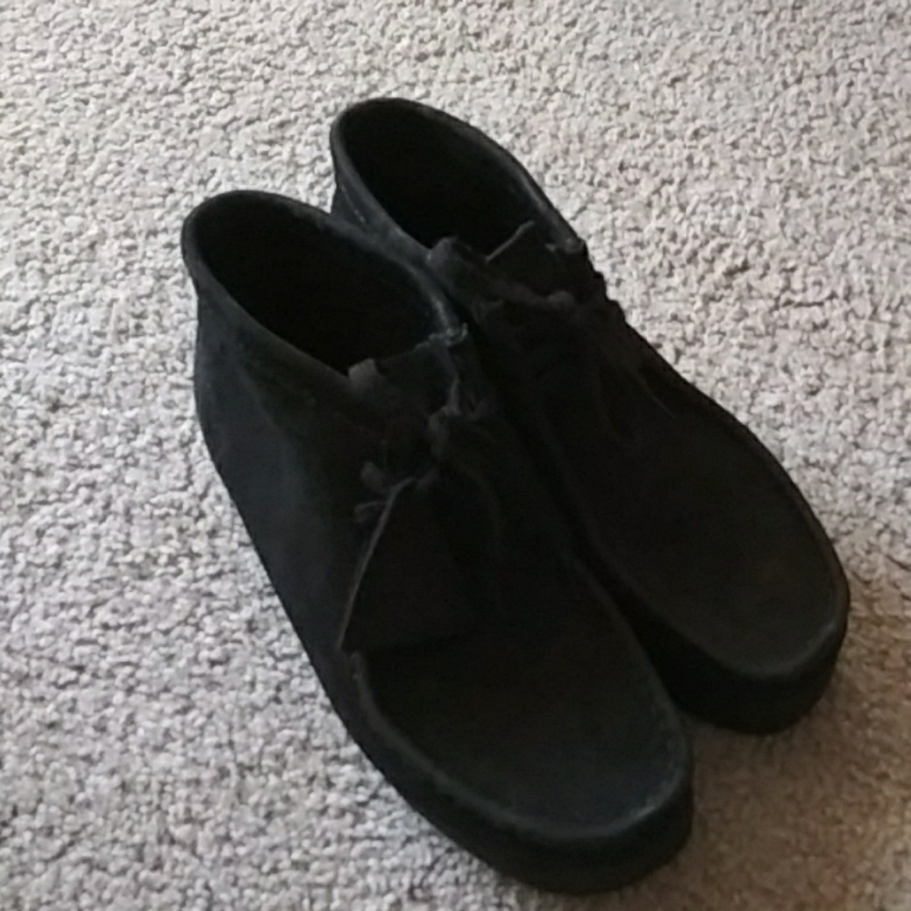 CLARKS ORIGINALS SHOES.